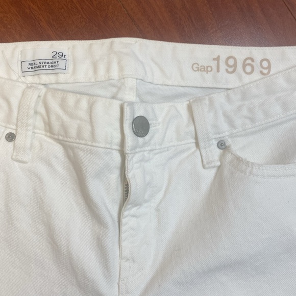 BNWT GAP 1969 Straight Jeans-White - Picture 2 of 3
